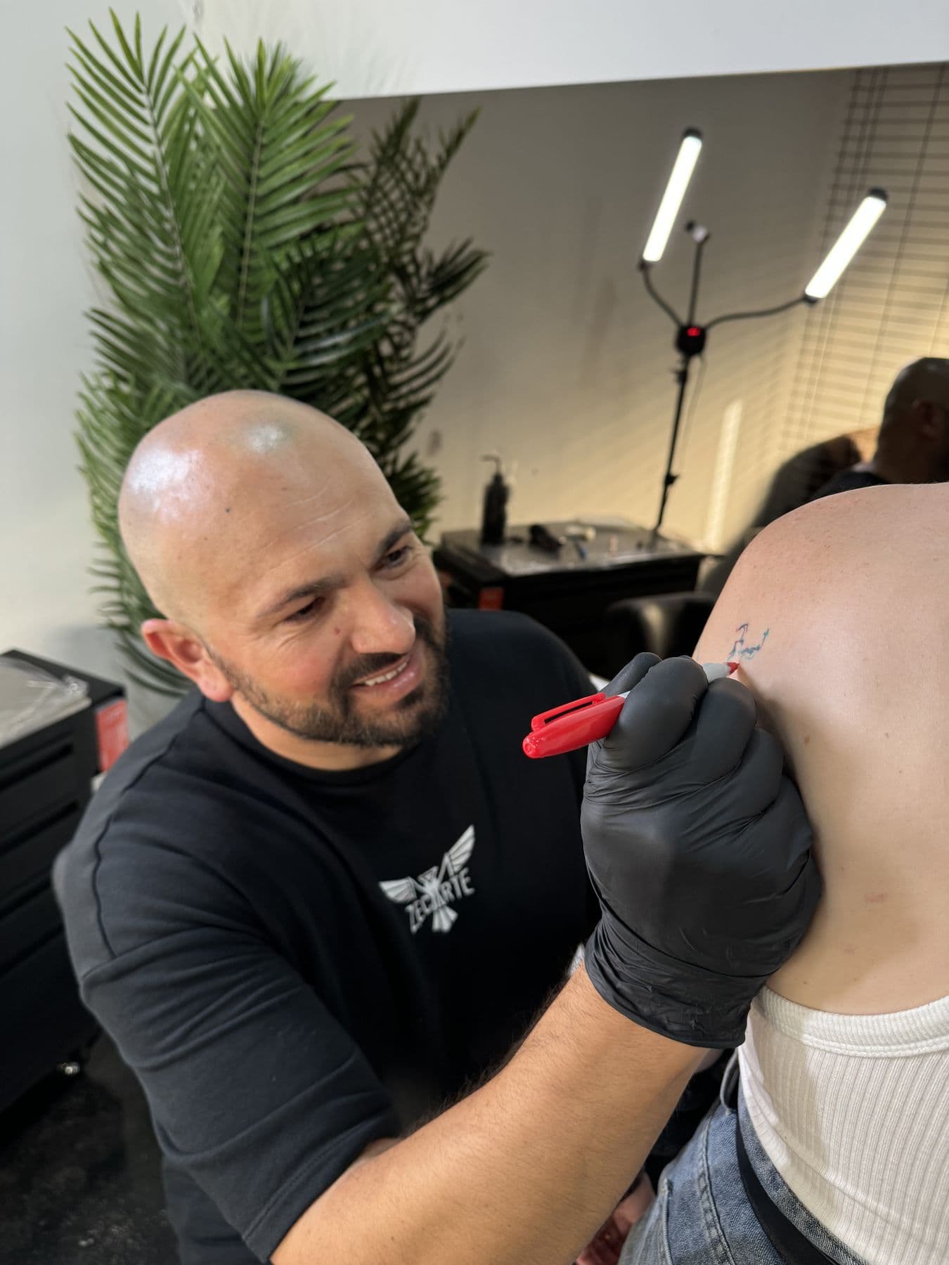 Zeca tattooing
